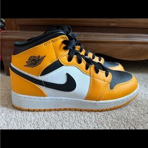 Nike Air Jordan Taxis Youth 7